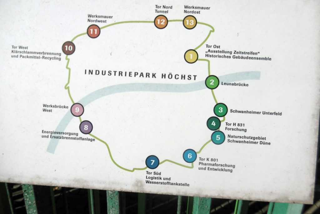 Rundweg um den Industriepark - mit 10 km Länge gut zum Wandern oder Radfahren. Es gibt 13 Stationen mit Informationen zum Entdecken.