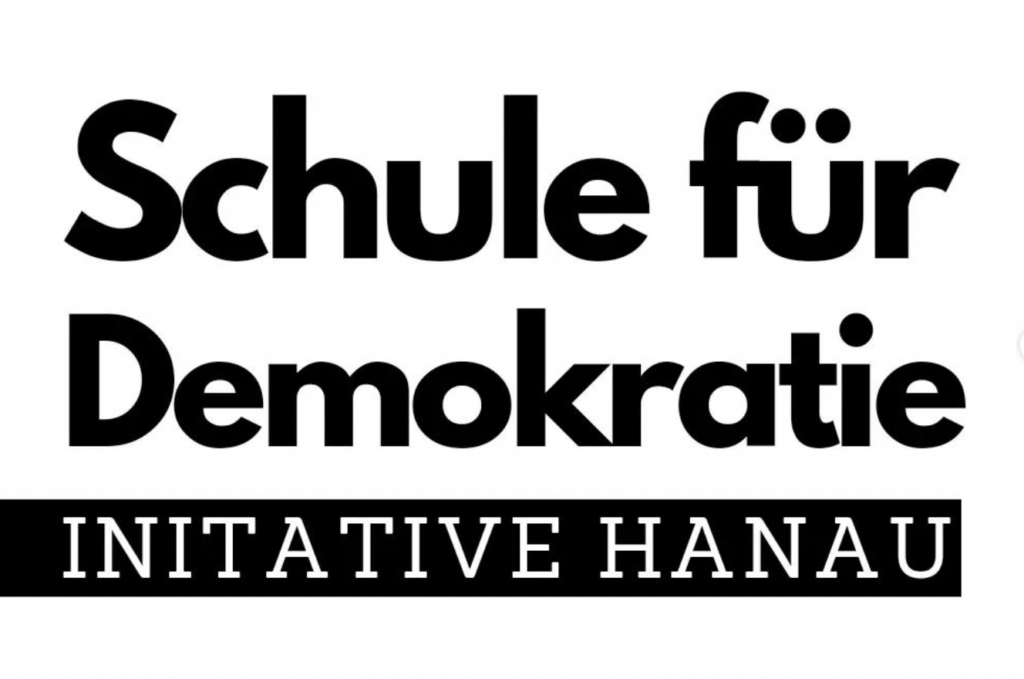 Schwarz auf Weiß steht geschrieben: Schule für Demokratie - Initiative Hanau