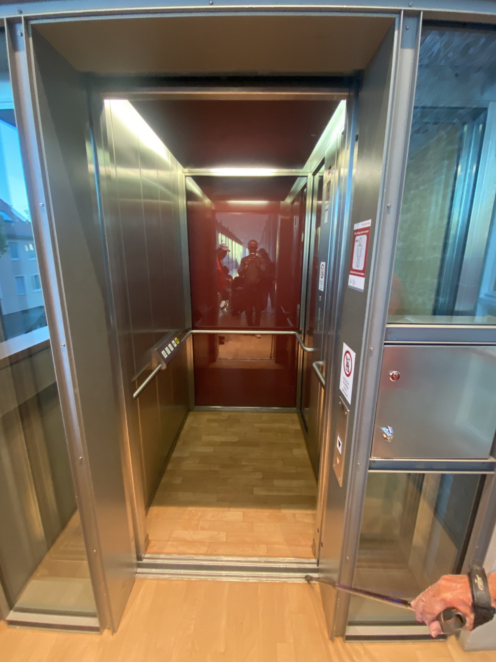 Ein leerer Aufzug