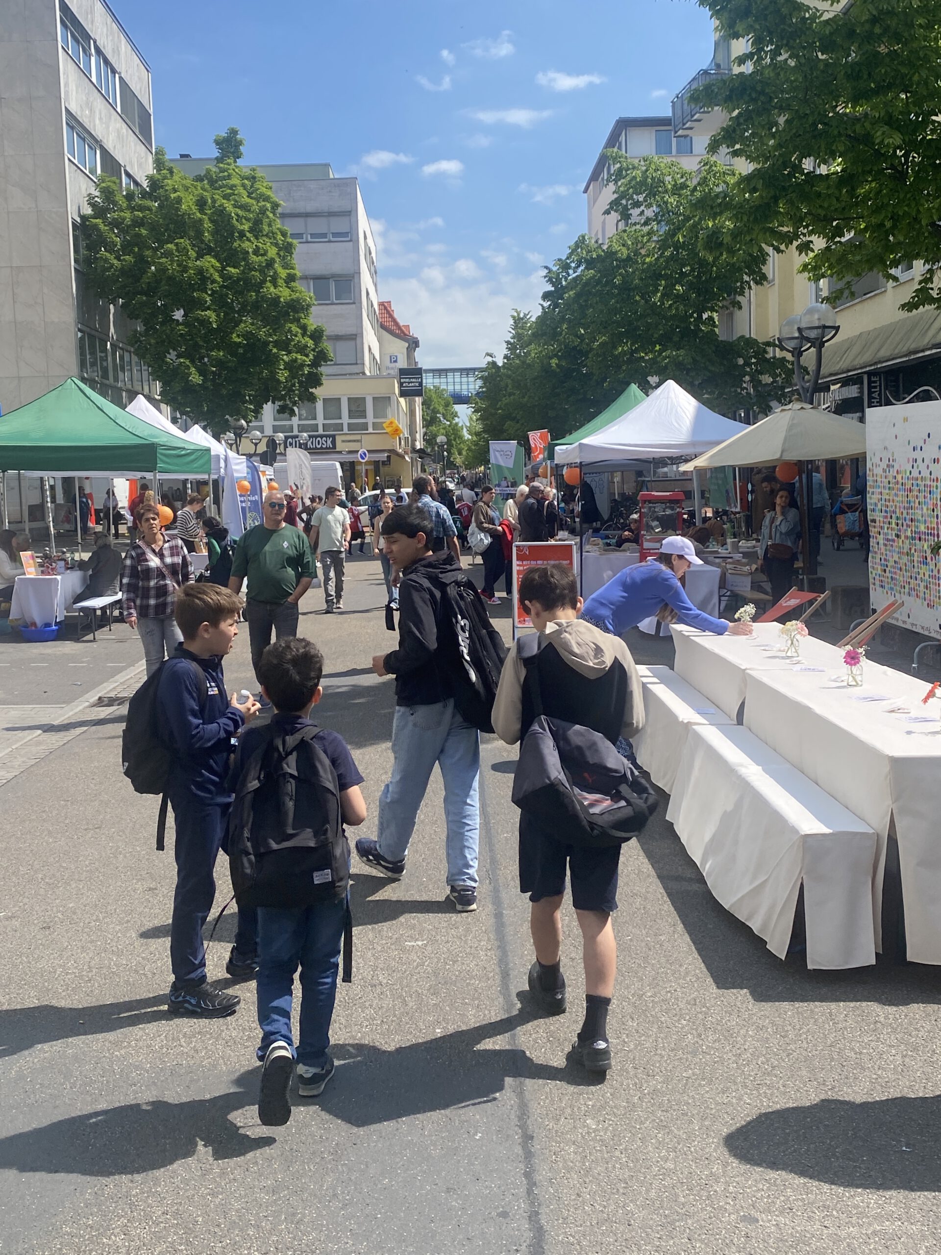 Ein belebter Marktstand