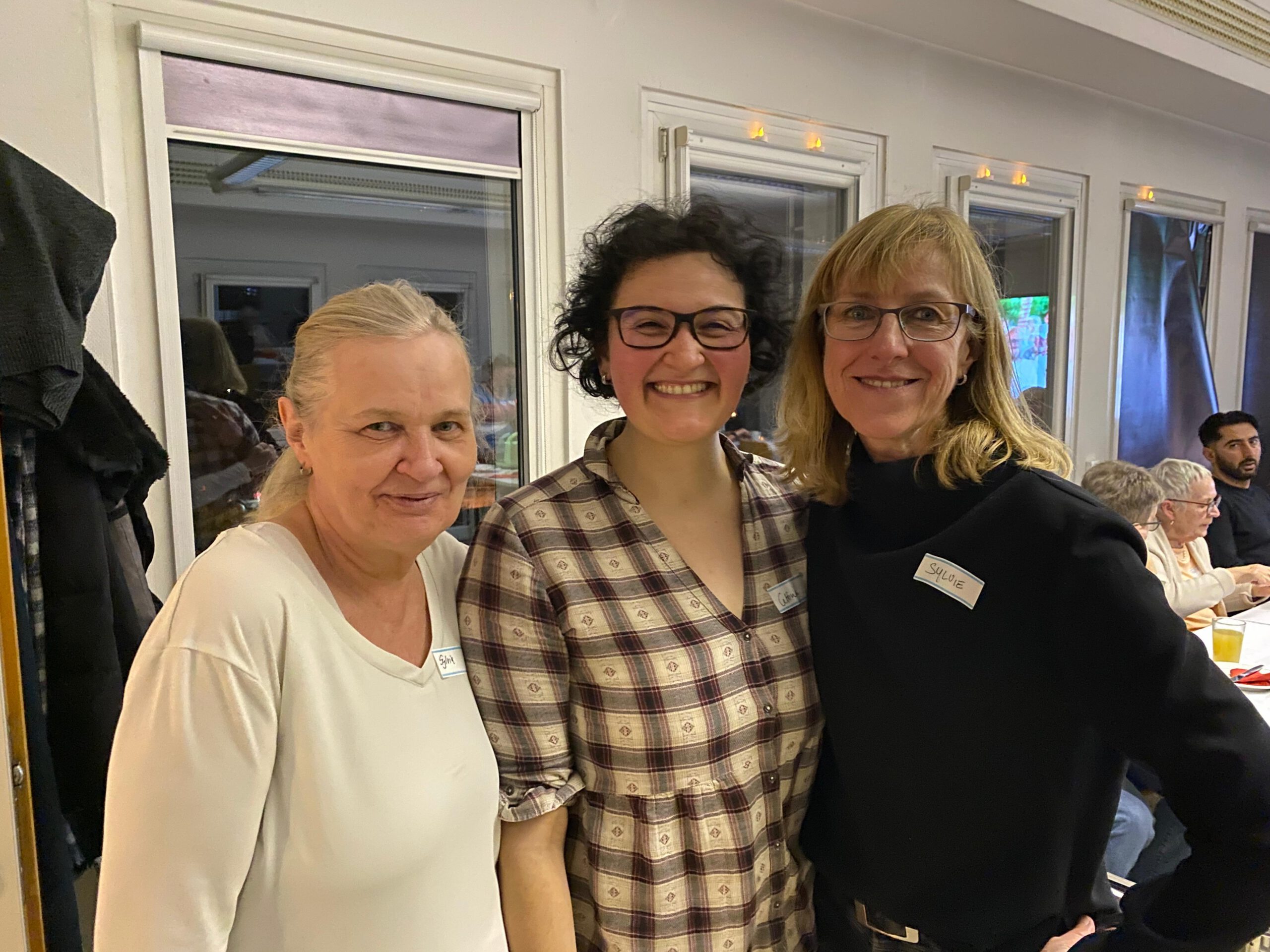 Sylvie, Cettina und Silvia lächeln