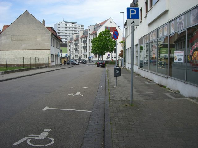 Behindertenparkplatz (2 Stellplätze) – Steinheimer Straße / Höhe Haus Nr. 2, 63450 Hanau
