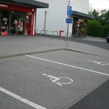 Behindertenparkplatz (3 Stellplätze) – Am Steinheimer Tor / vor Haus Nr. 7 (= Höhe Aldi-Filiale, Mrs. Sporty bzw. Vodaphone-Shop), 63450 Hanau