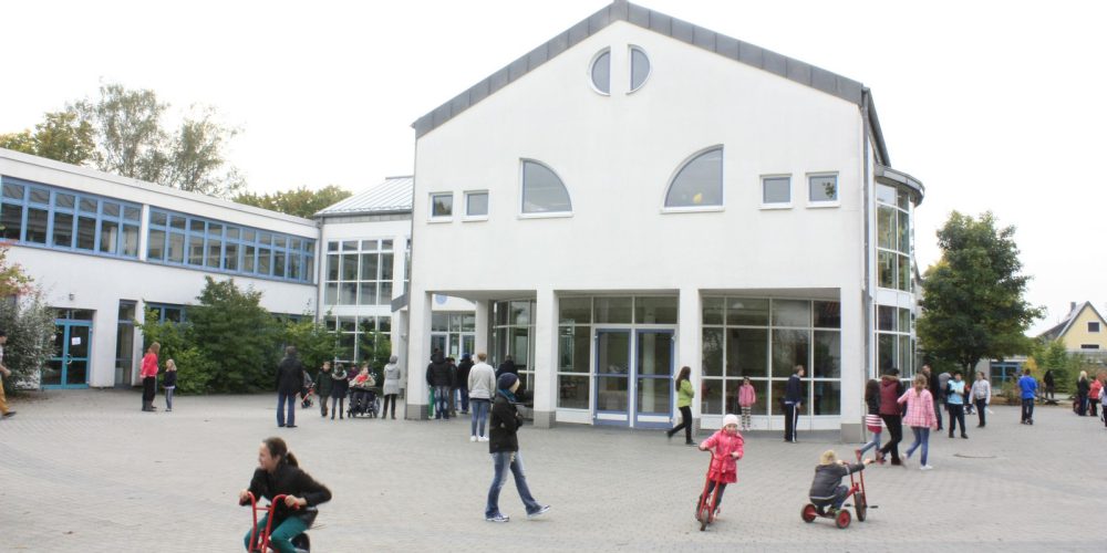 Das Bild zeigt einen Blick auf die Friedrich-Fröbel-Schule.