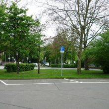 Behindertenparkplatz (mehrere Stellplätze) – Hochstädter Landstraße / Höhe Staatspark bzw. DB-Bahnhof Wilhelmsbad (= Parkplatzanlage), 63450 Hanau